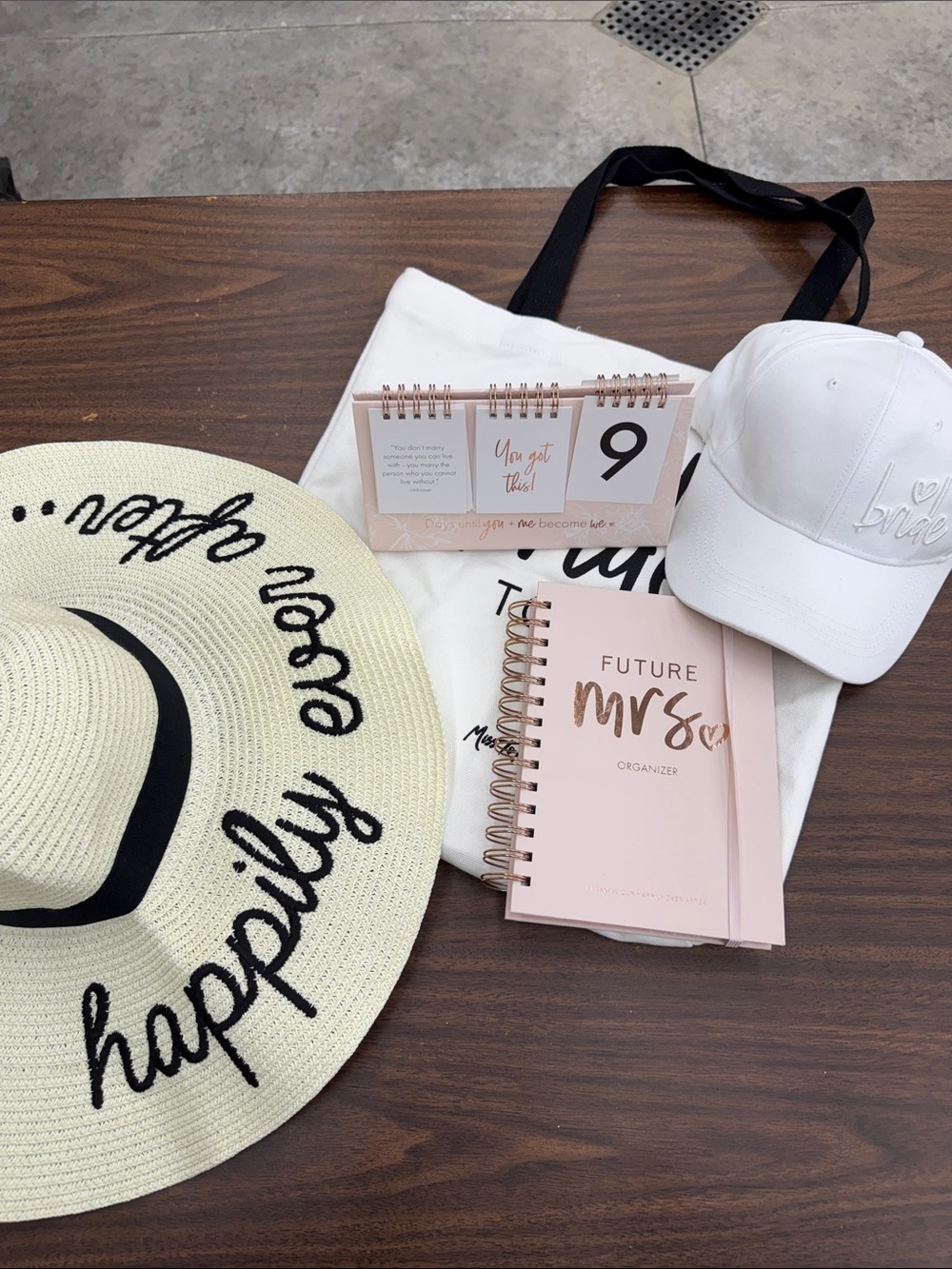 Bride Bundle To Be Tote Bag, with 'Happily Ever After' Sun Hat, organizer etc.- - Picture 14 of 15